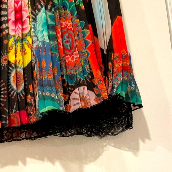 Desigual Pleated Hutton Skirt with Lace - LIKE NEW - Picture 11 of 11